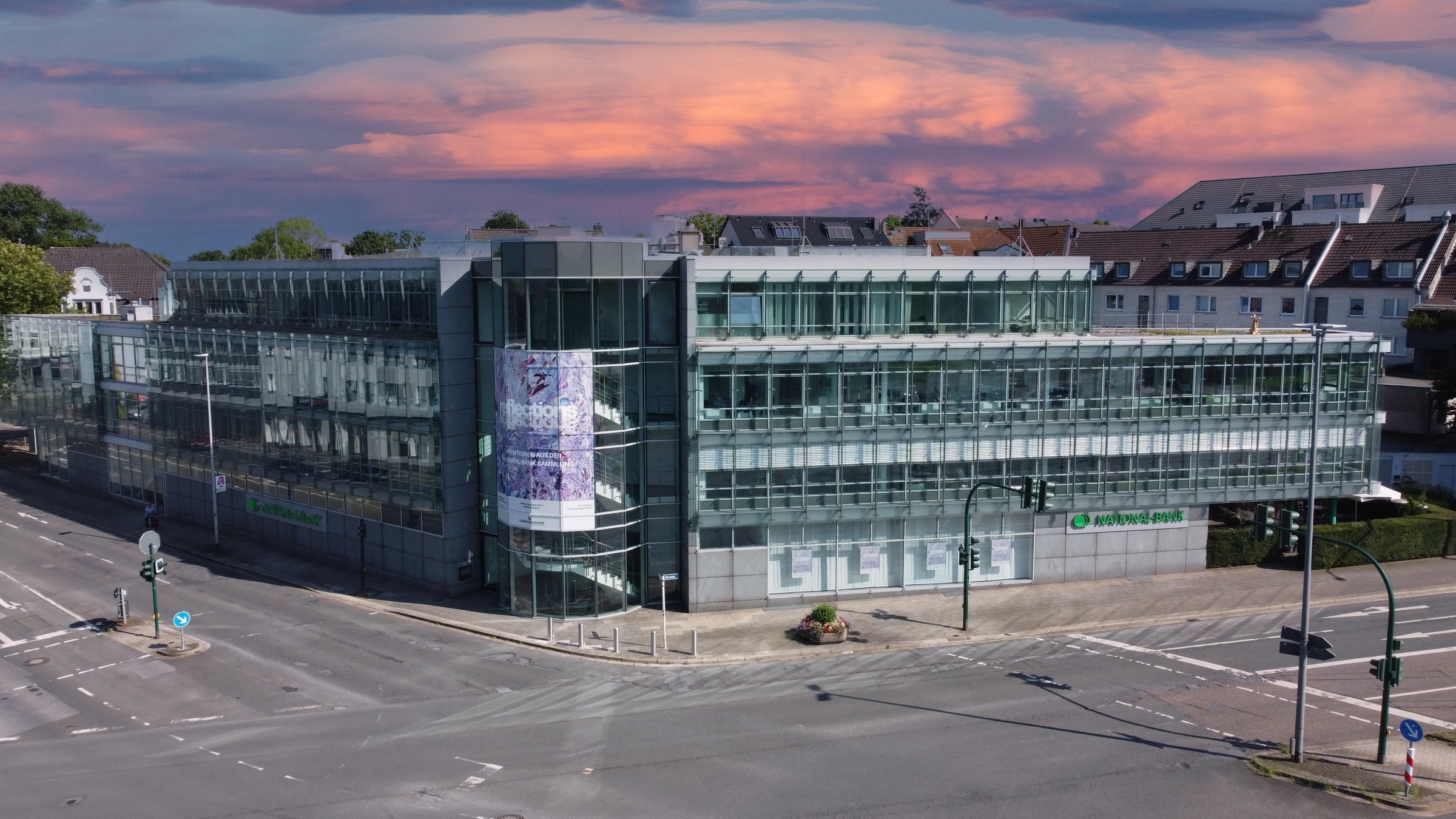 NATIONAL-BANK Immobilien GmbH in Essen am späten Nachmittag. Professionelle Immobilienberatung für Verkäufer, Käufer und Investoren in der Region Ruhrgebiet.